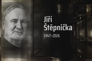 Poslední rozloučení se Štěpničkou: Zvony po celé Praze, vynášení rakve i vystoupení umělců